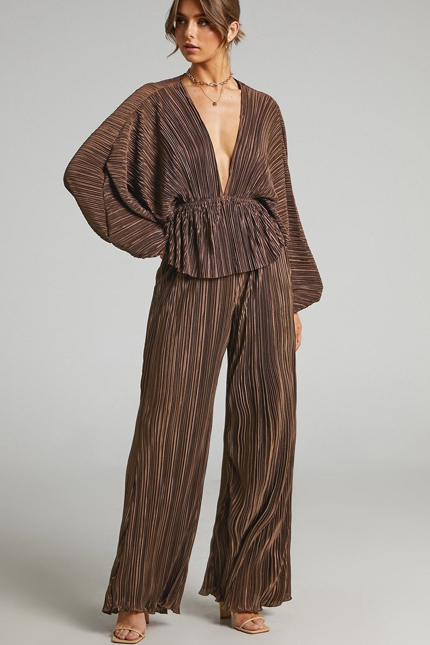 betty-v-neck-plisse-set-ss00209191535-brown-s-sunfere-976762 Betty V-neck Plisse Set - Image 1