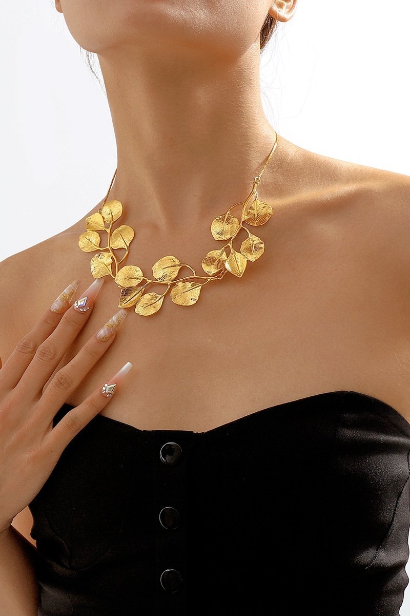 textured-gingkgo-leaf-necklace-sa00209071367-gold-sunfere-494123 Textured Gingkgo Leaf Necklace - Image 3